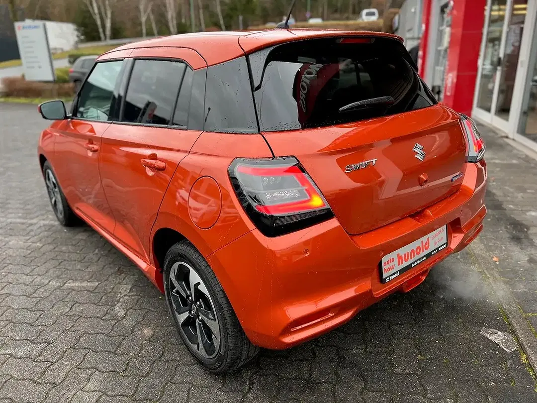 Suzuki Swift - Thumbnail 8