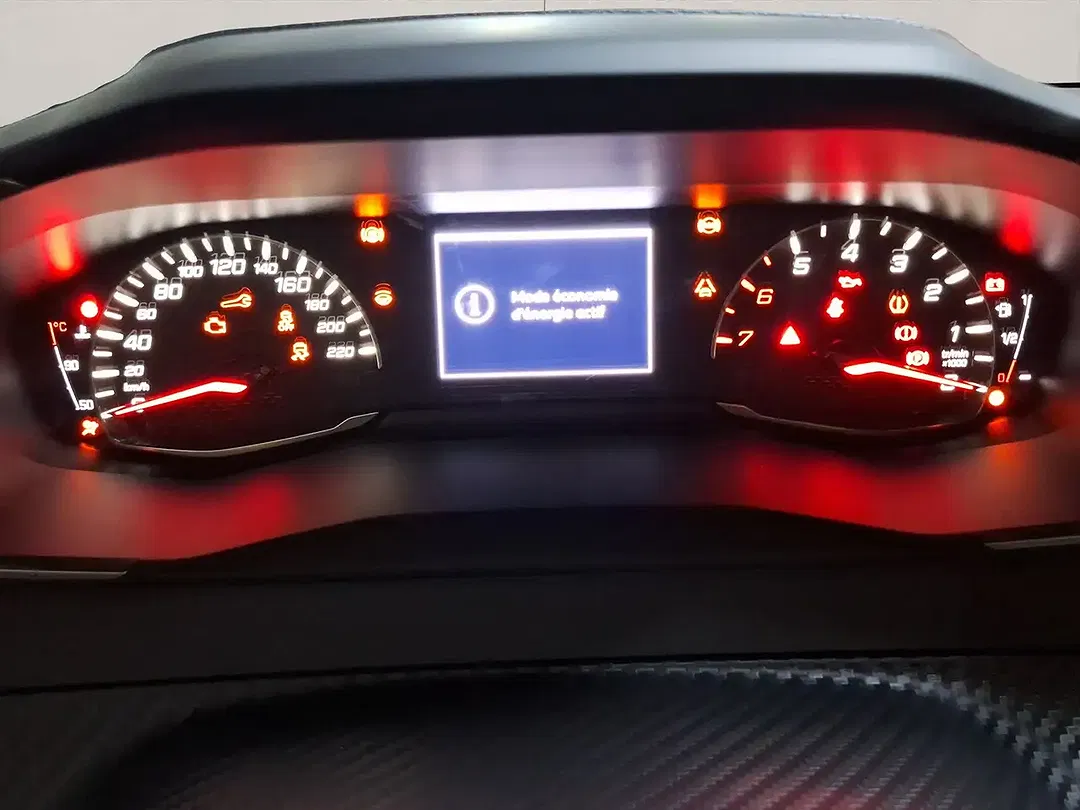 Peugeot 208 - Thumbnail 9