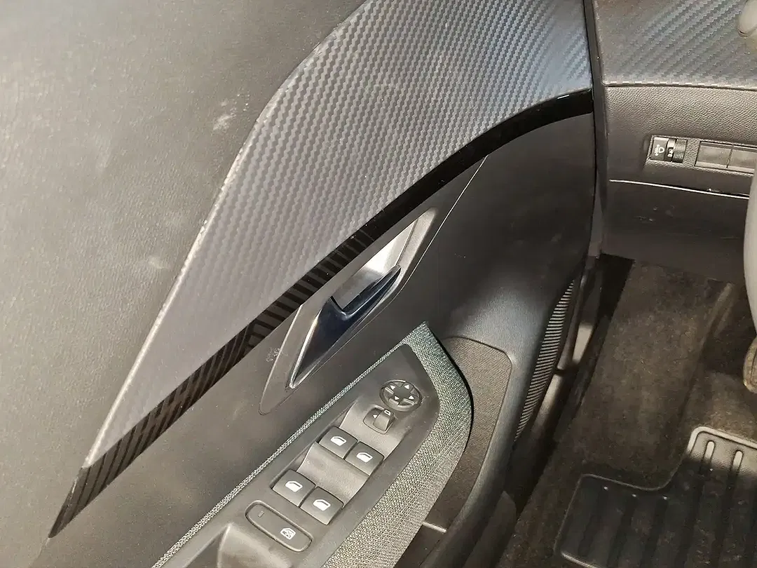 Peugeot 208 - Thumbnail 10