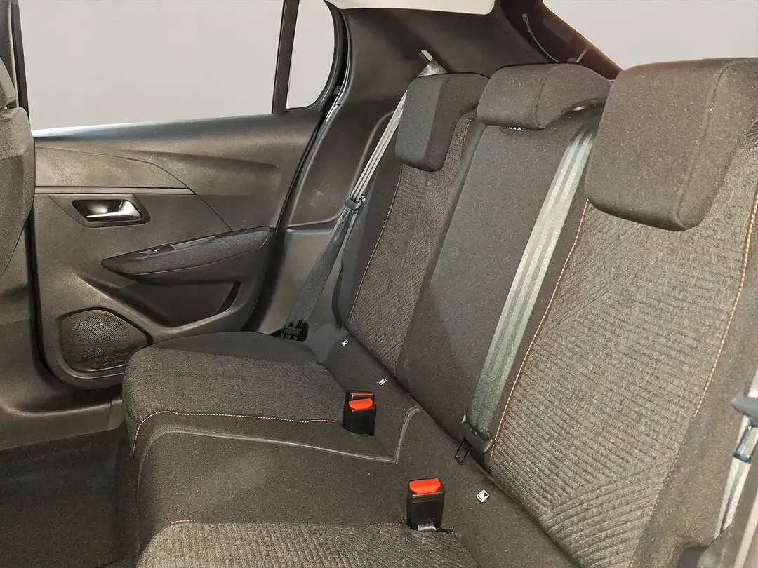 Peugeot 208 - Thumbnail 11