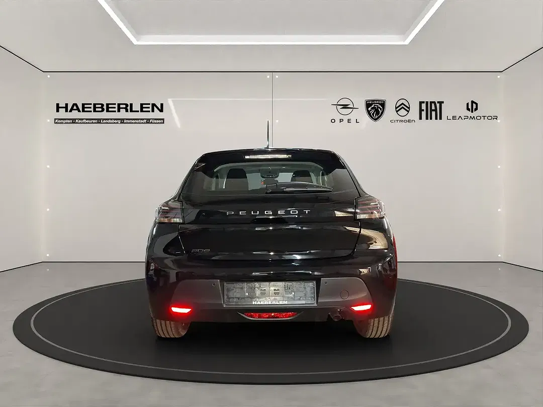 Peugeot 208 - Thumbnail 3