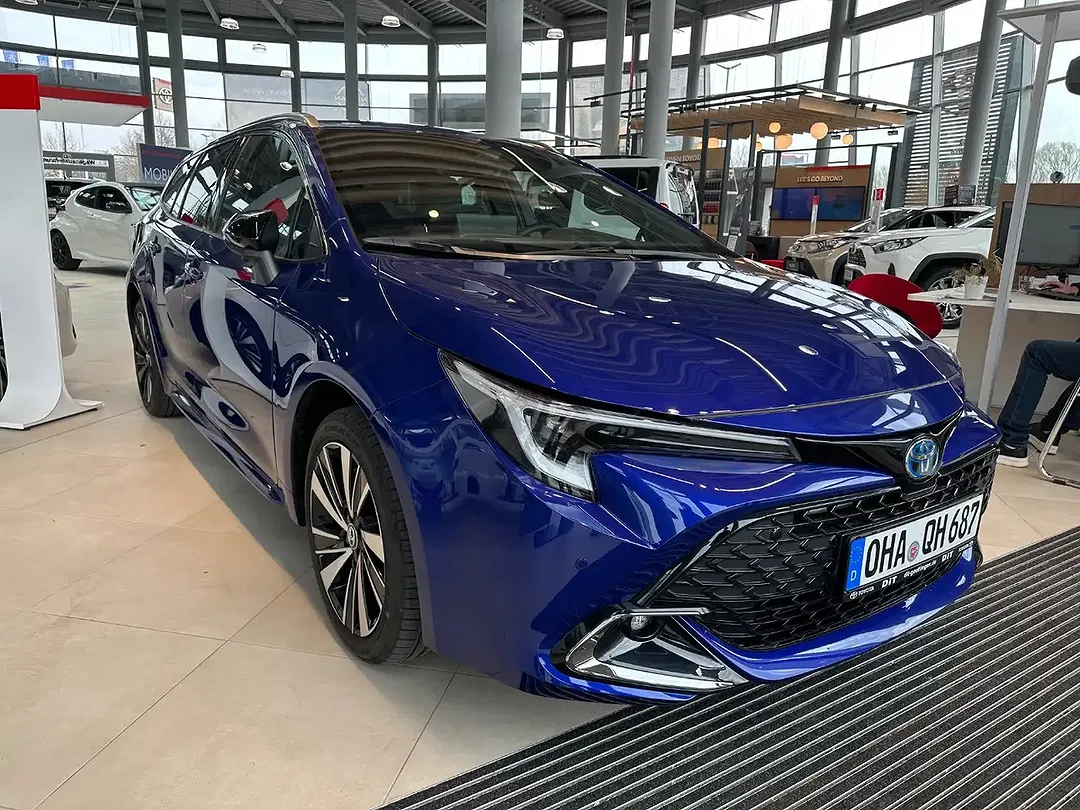 Toyota Corolla - Thumbnail 6