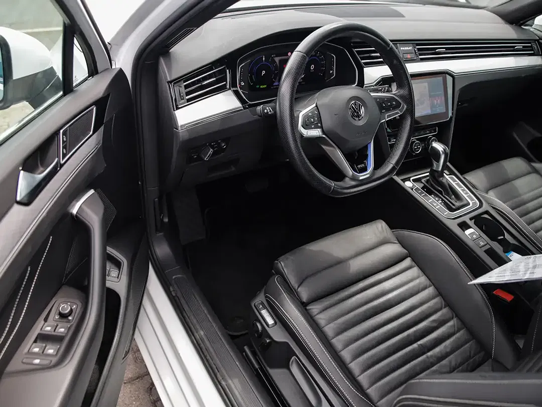 Volkswagen Passat Variant - Thumbnail 10