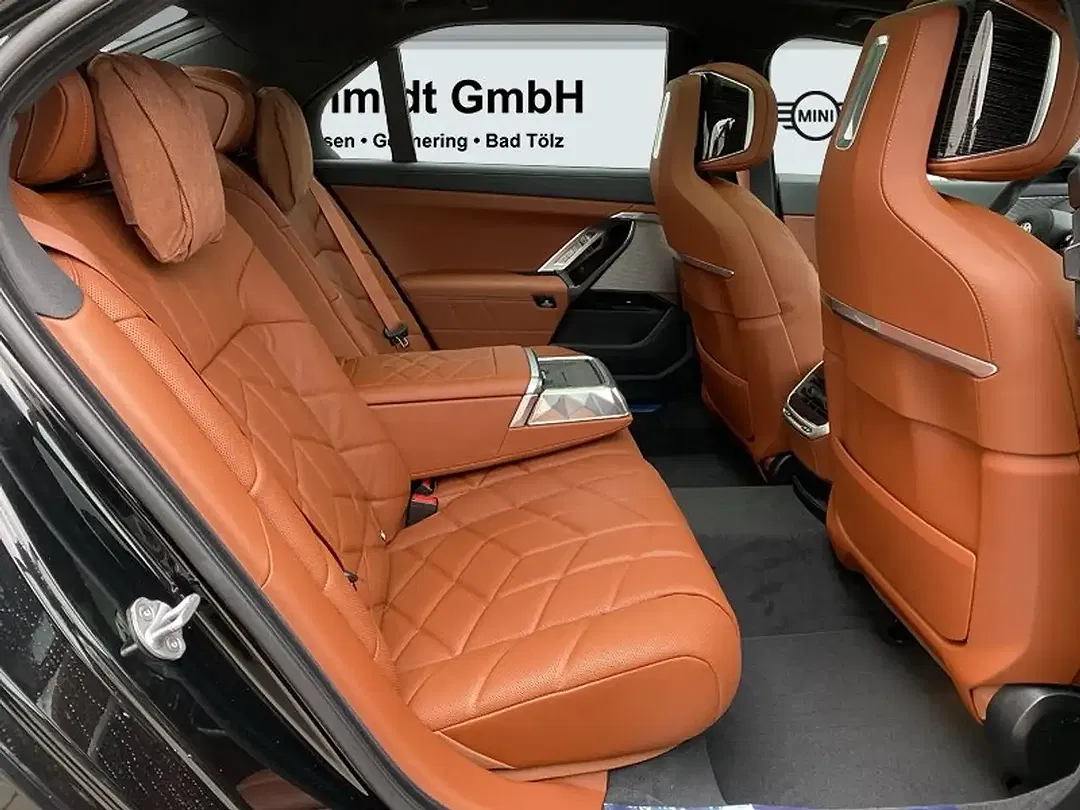 BMW 740 - Thumbnail 10