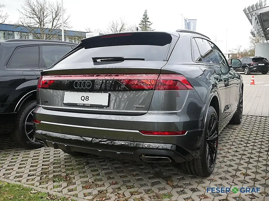 Audi Q8 - Thumbnail 3