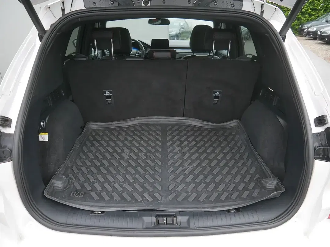 Ford Kuga - Thumbnail 12