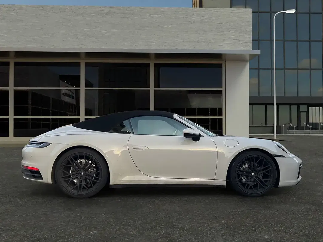 Porsche 992 - Thumbnail 5