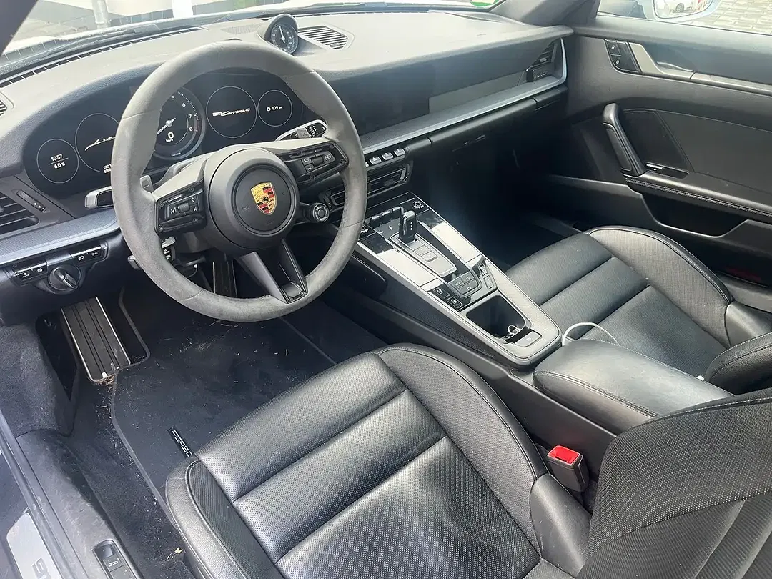 Porsche 992 - Thumbnail 9