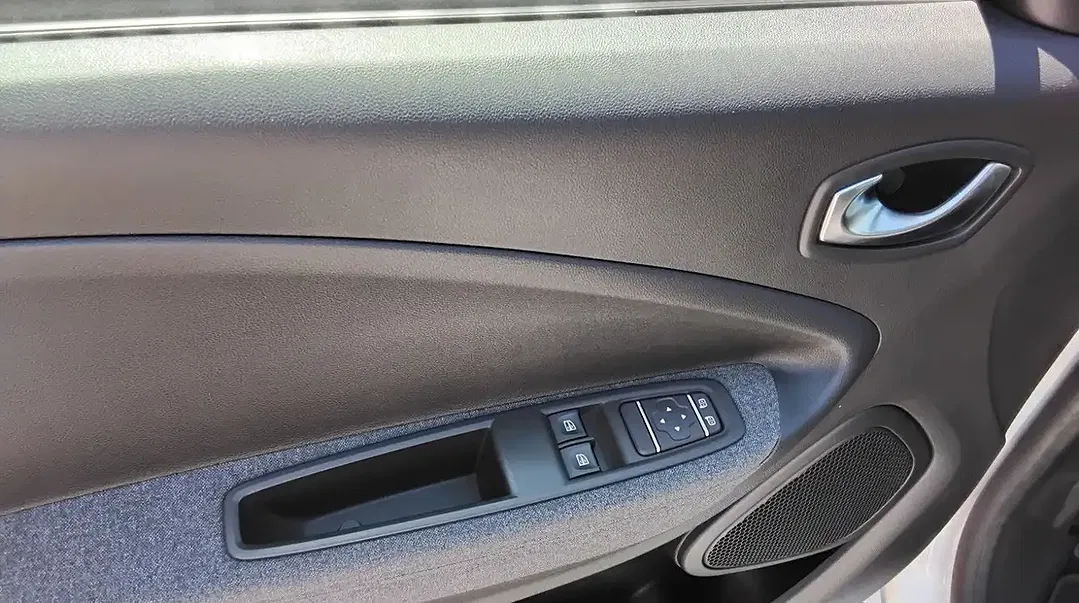 Renault ZOE - Thumbnail 10