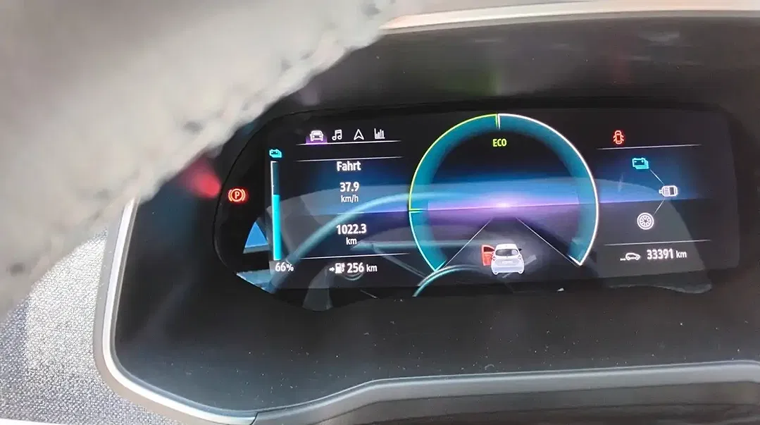 Renault ZOE - Thumbnail 12