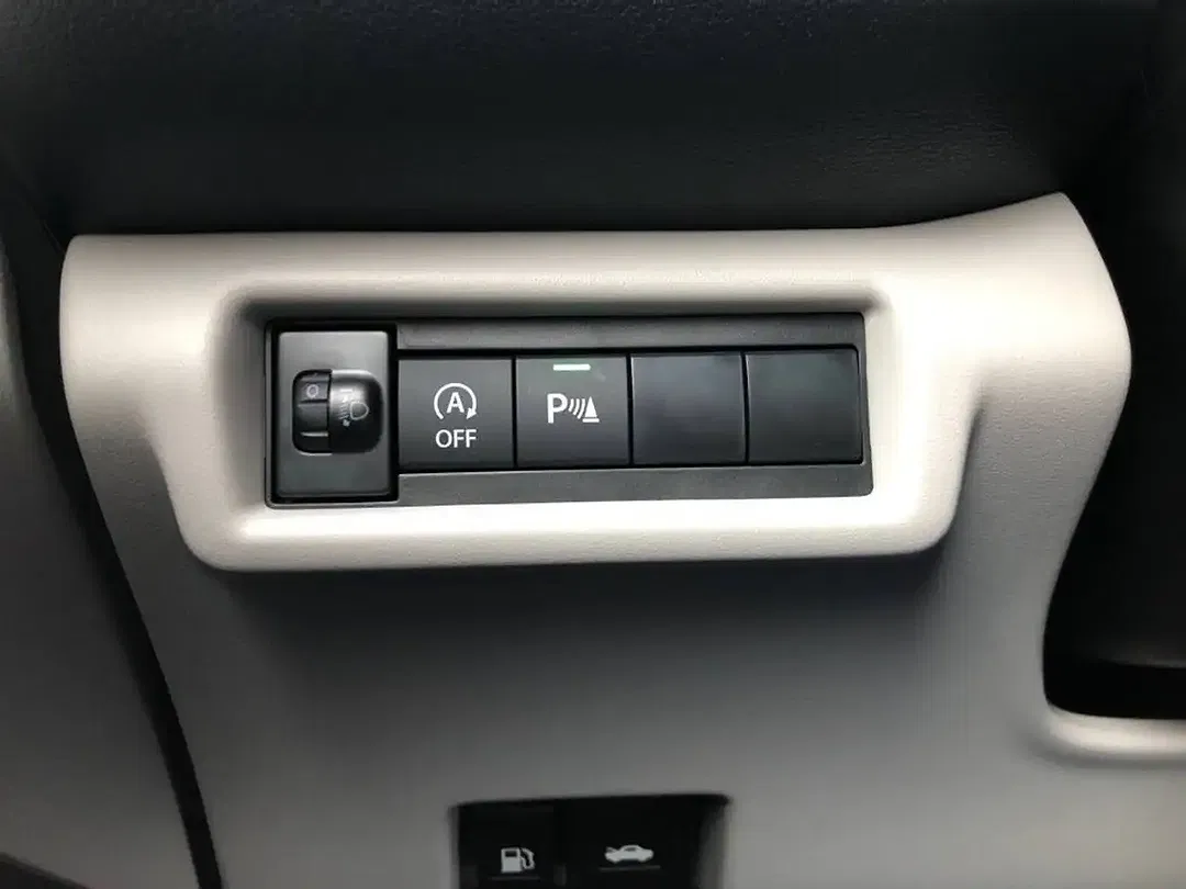 Suzuki Swift - Thumbnail 13