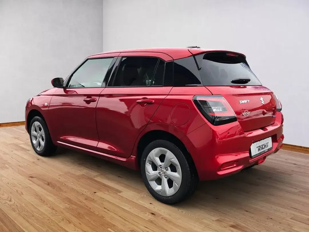 Suzuki Swift - Thumbnail 3