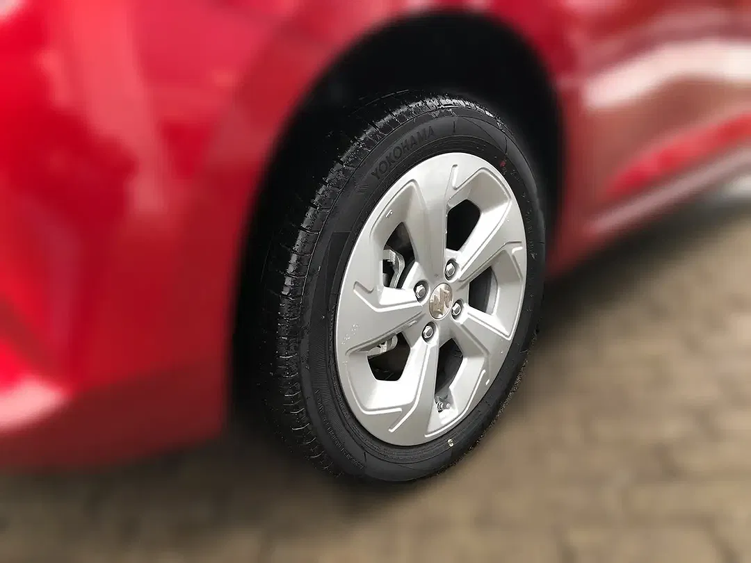 Suzuki Swift - Thumbnail 8