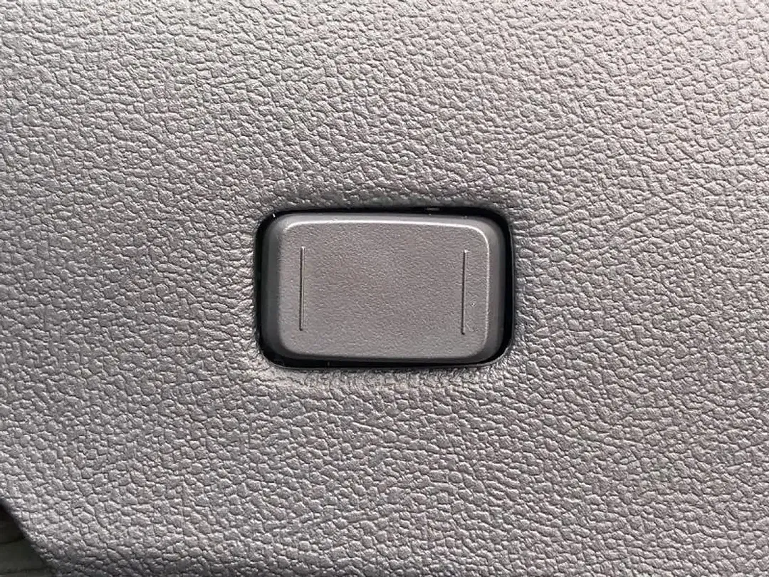 Toyota Corolla - Thumbnail 7