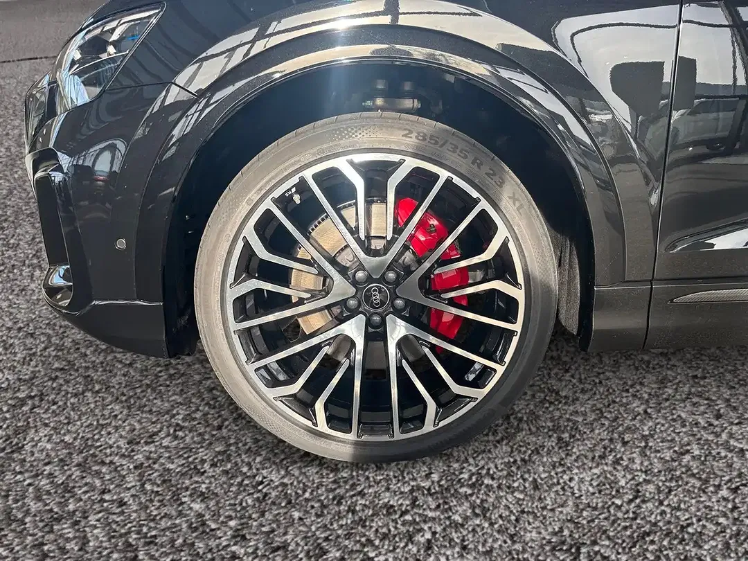 Audi Q8 - Thumbnail 9