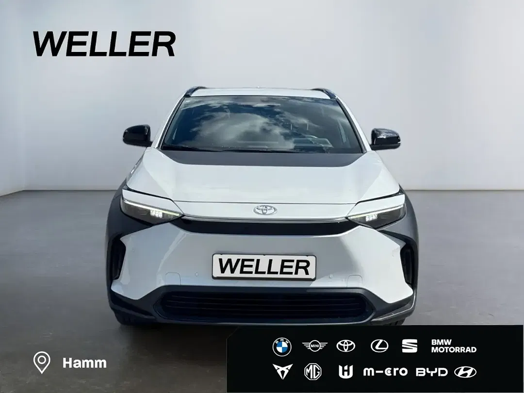 Toyota bZ4X - Thumbnail 2
