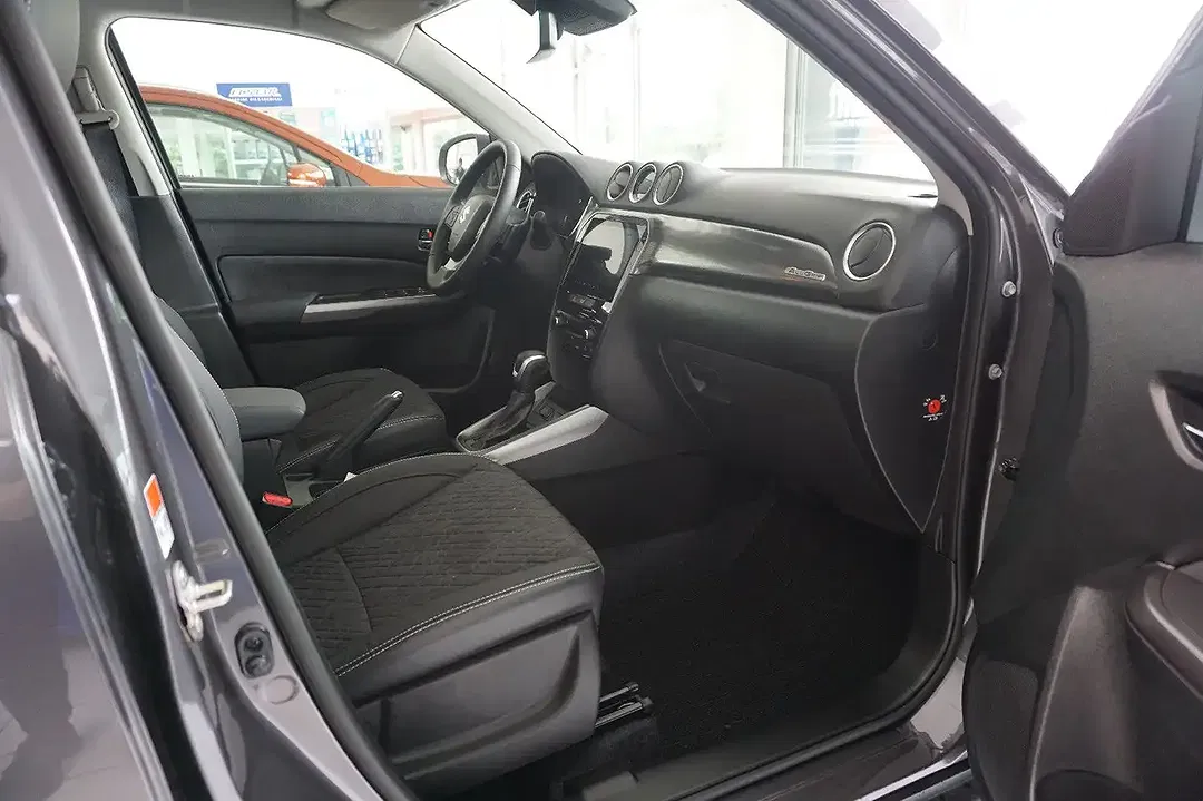 Suzuki Vitara - Thumbnail 13
