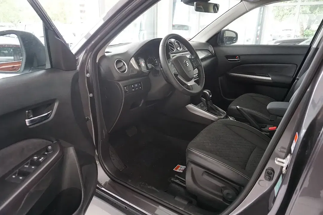 Suzuki Vitara - Thumbnail 8