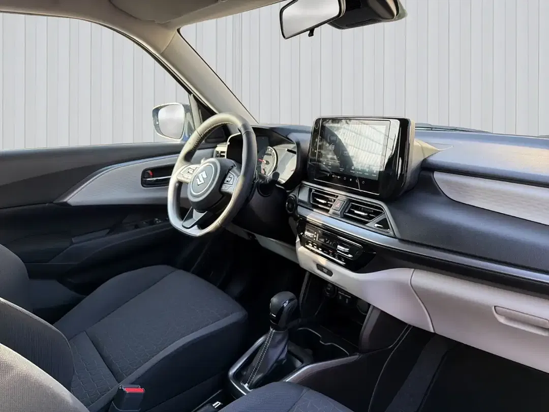 Suzuki Swift - Thumbnail 11