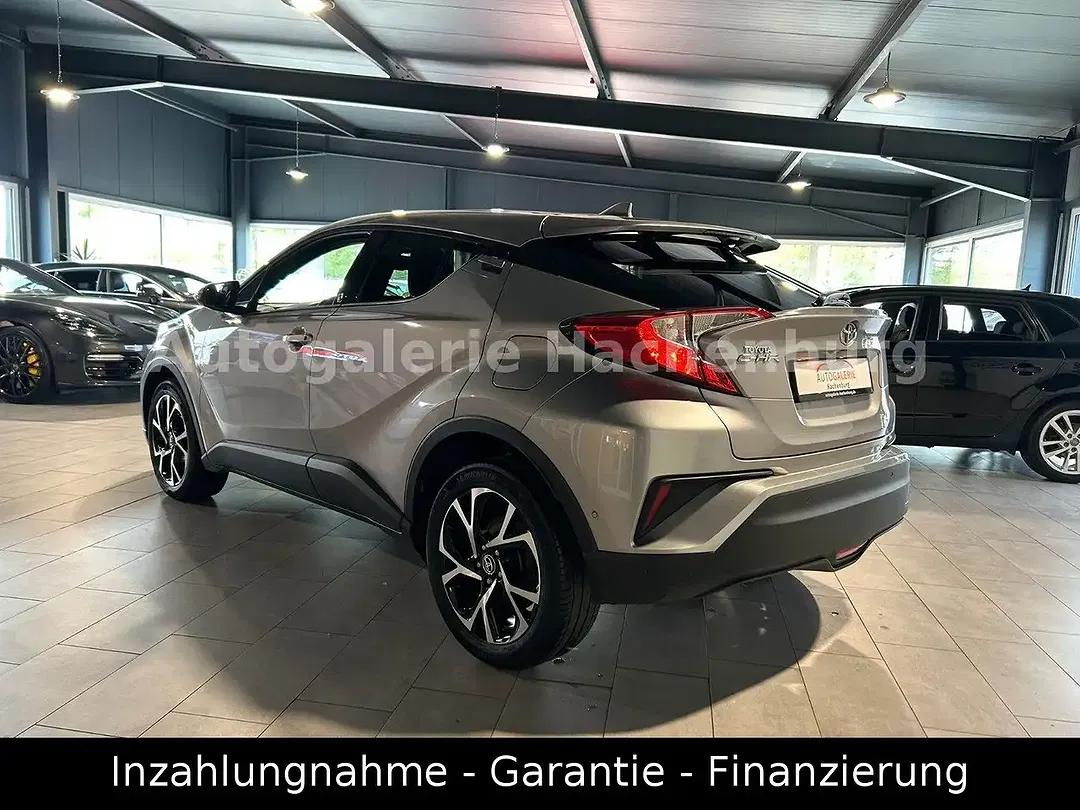 Toyota C-HR - Thumbnail 3
