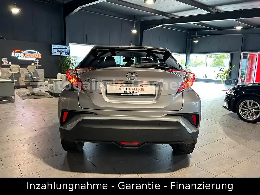 Toyota C-HR - Thumbnail 4
