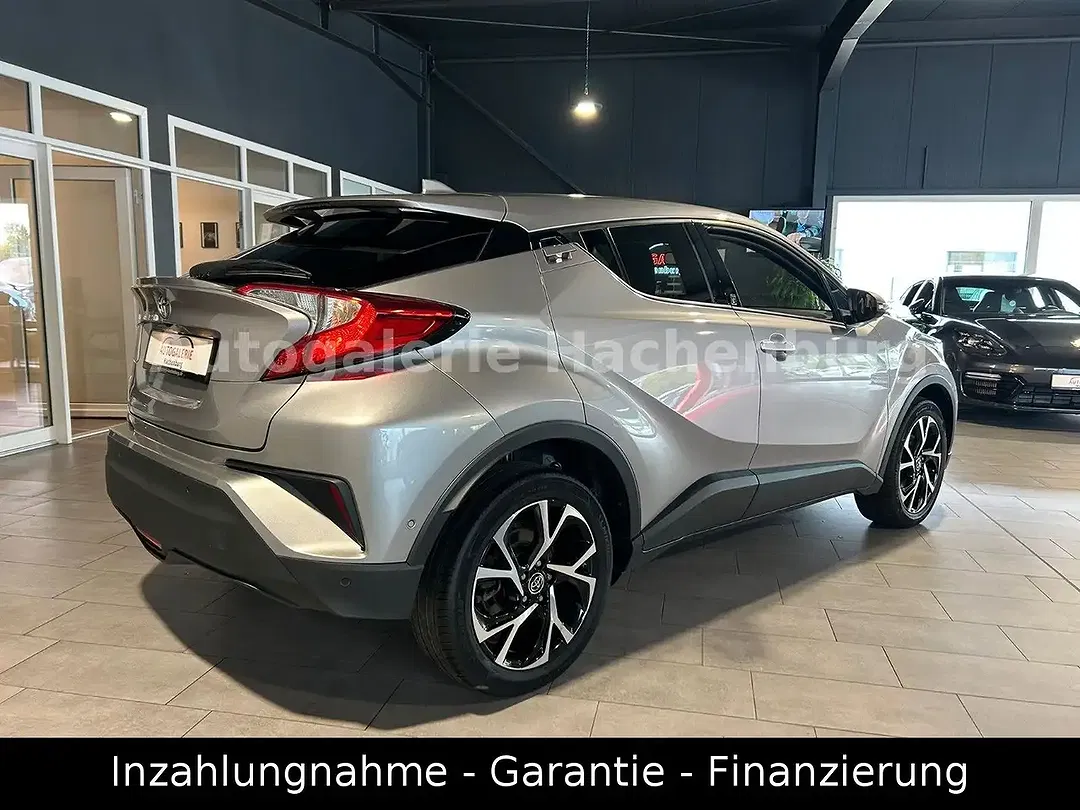 Toyota C-HR - Thumbnail 5