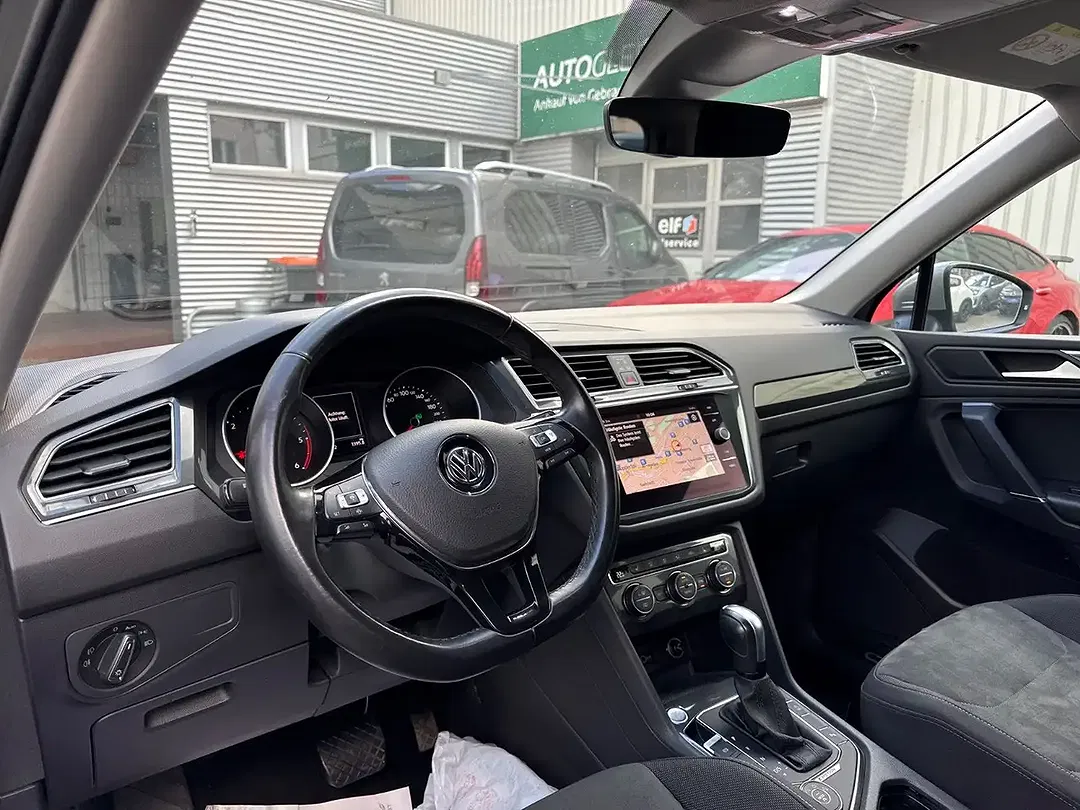 Volkswagen Tiguan - Thumbnail 5
