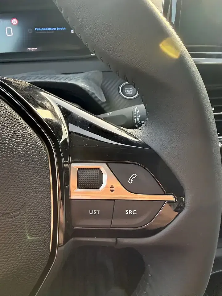 Peugeot 208 - Thumbnail 15