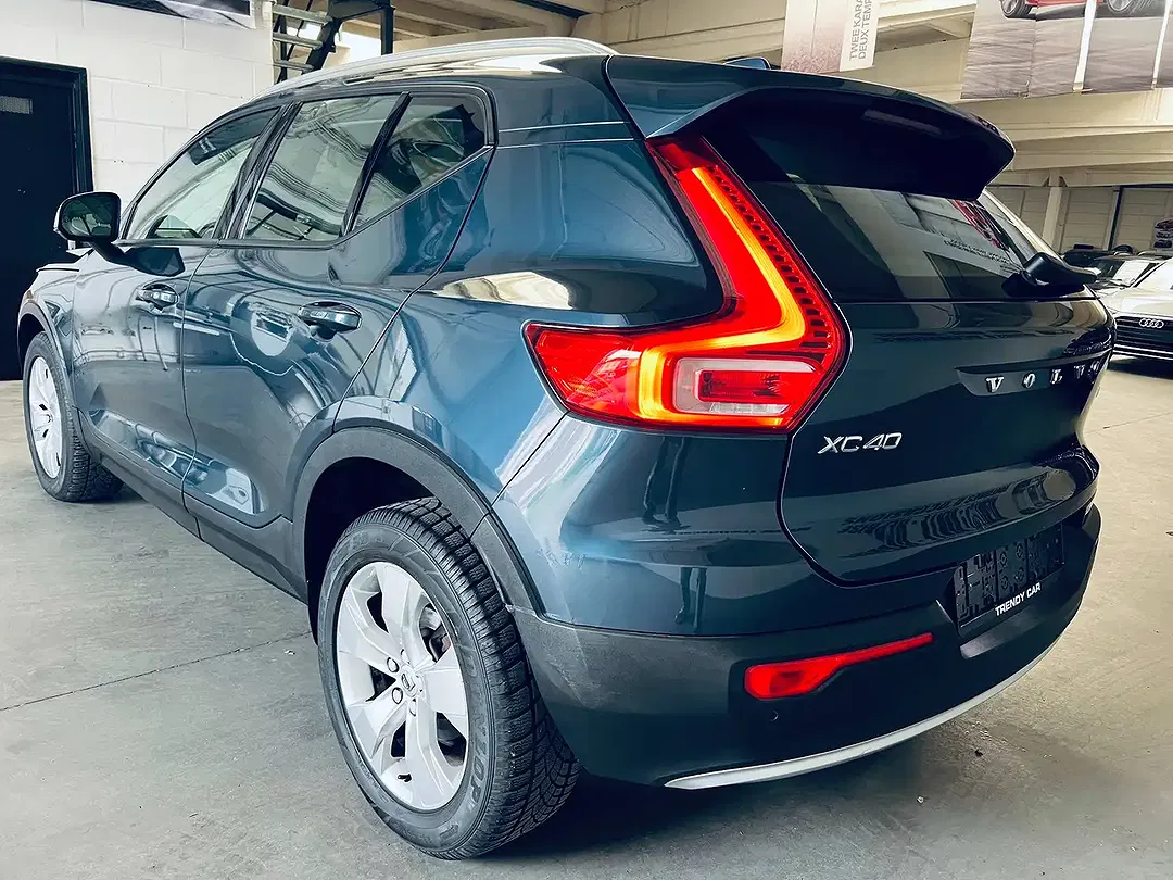 Volvo XC40 - Thumbnail 2