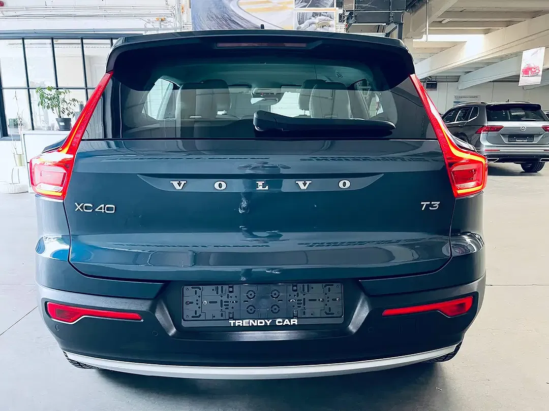 Volvo XC40 - Thumbnail 3