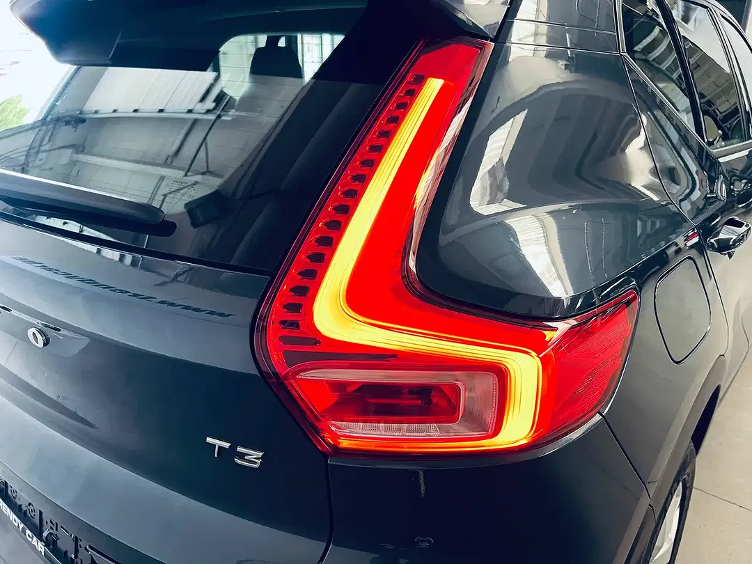 Volvo XC40 - Thumbnail 9