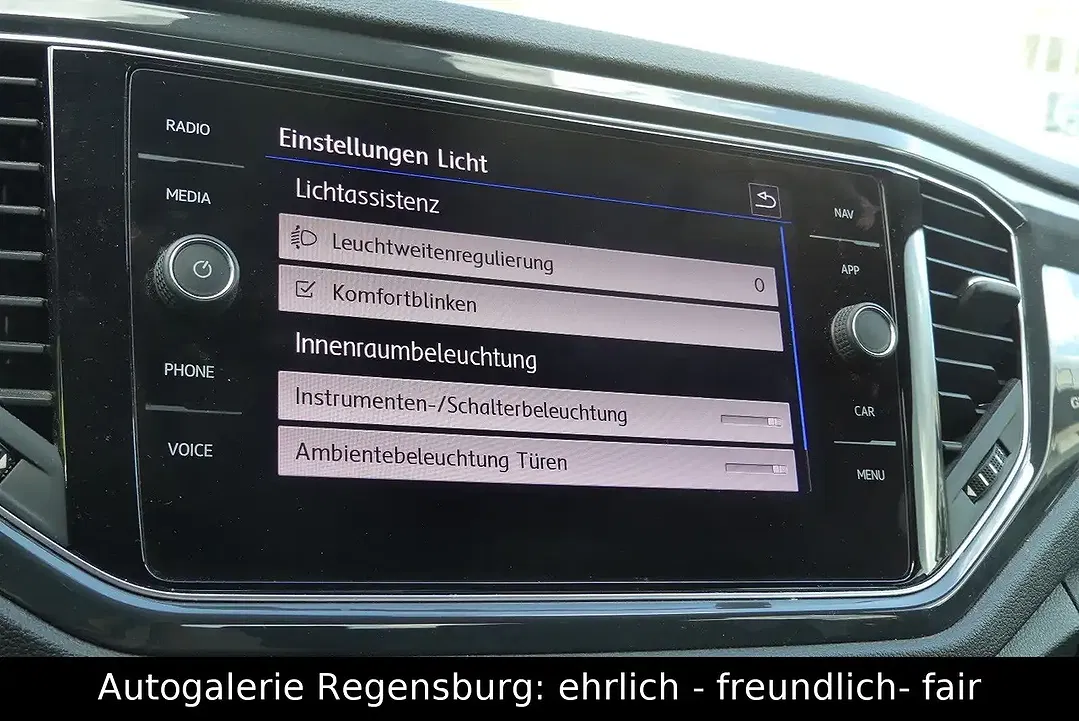 Volkswagen T-Roc - Thumbnail 14