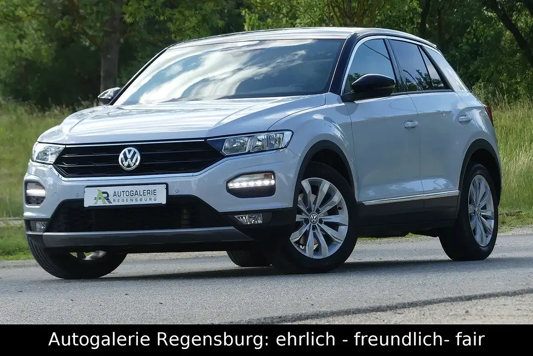 Volkswagen T-Roc - Thumbnail 2