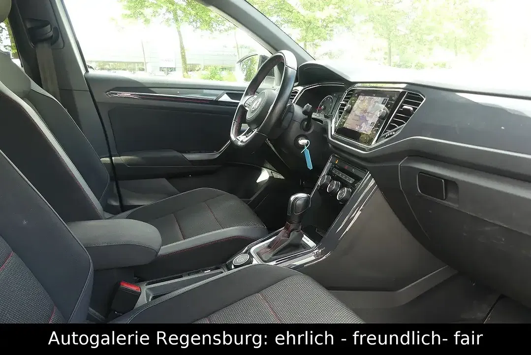 Volkswagen T-Roc - Thumbnail 9