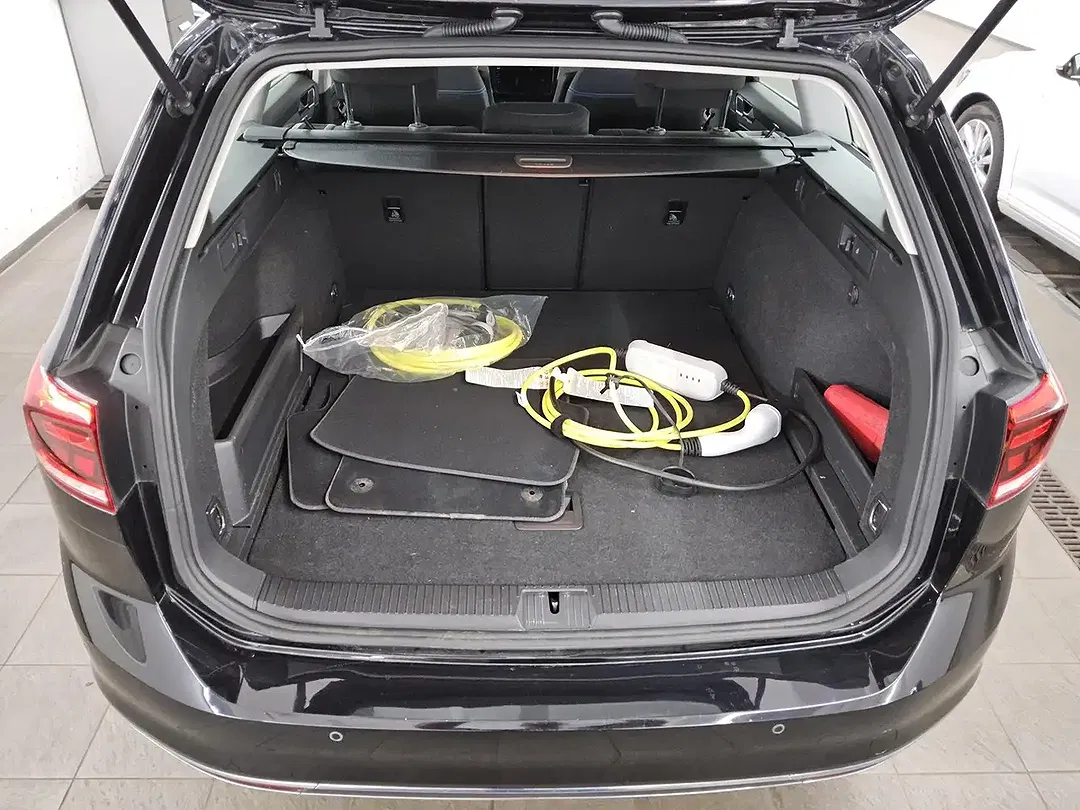 Volkswagen Passat Variant - Thumbnail 12