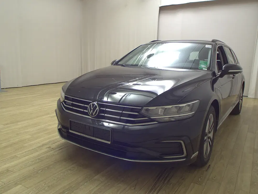 Volkswagen Passat Variant - Thumbnail 2
