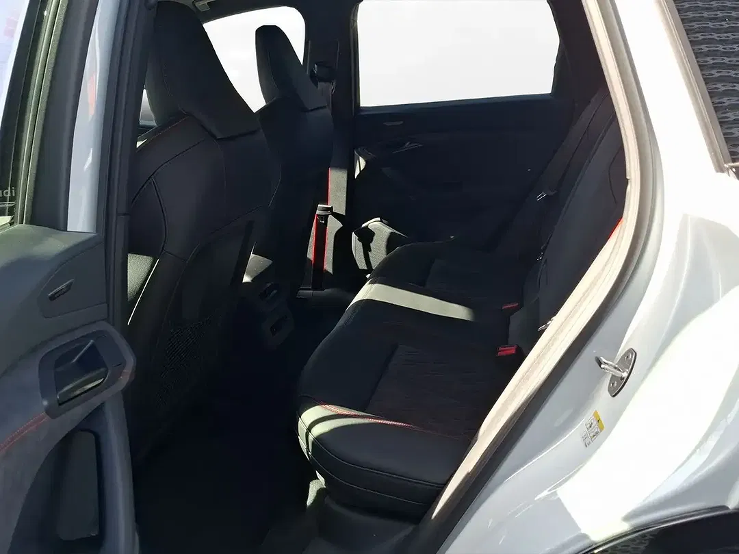 Audi Q6 e-tron - Thumbnail 3