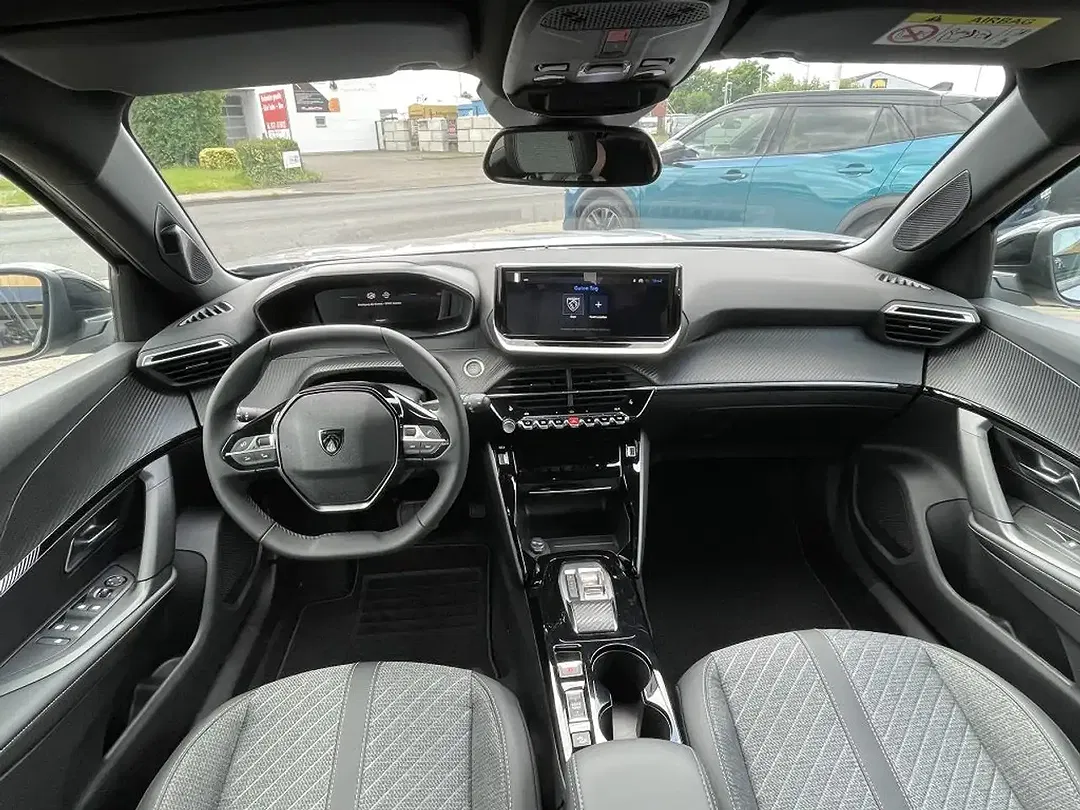 Peugeot 2008 - Thumbnail 5