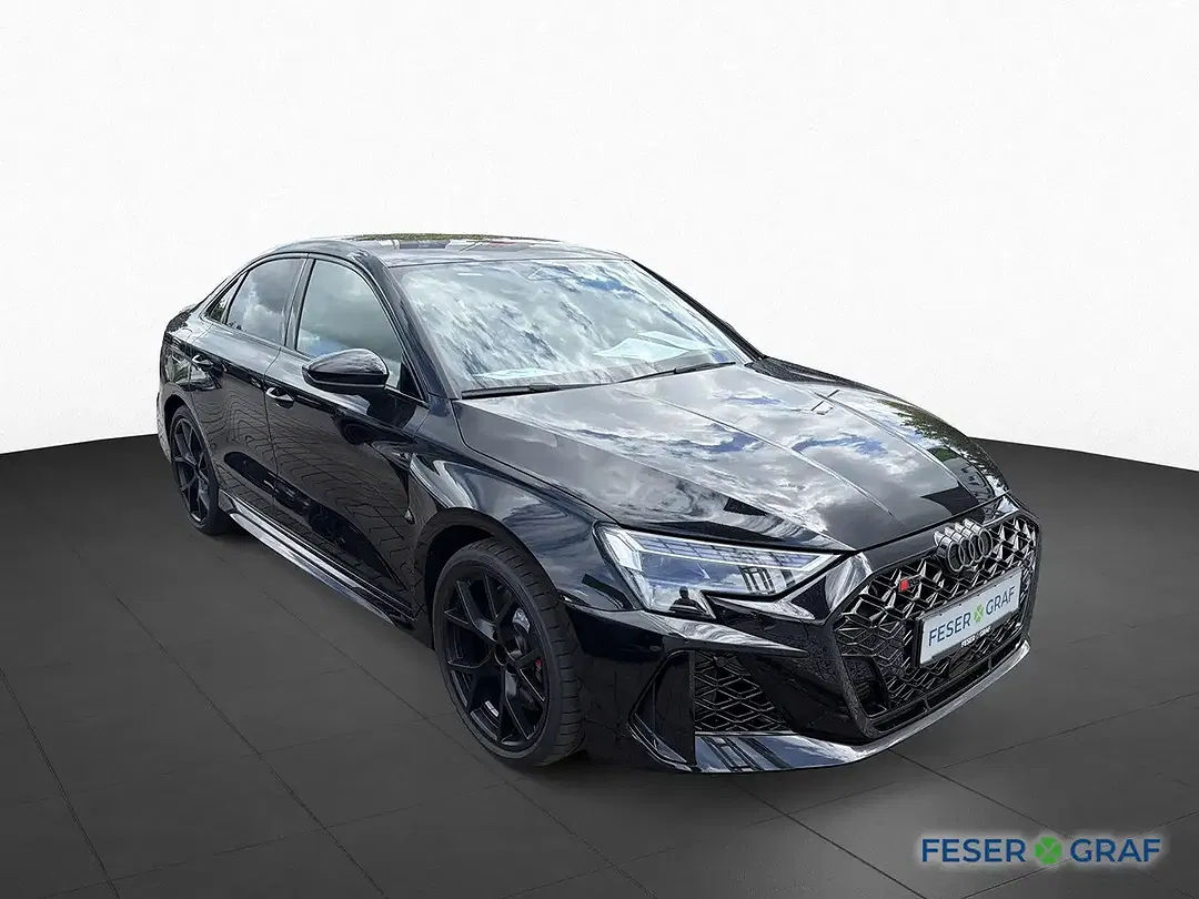 Audi RS3 - Thumbnail 3