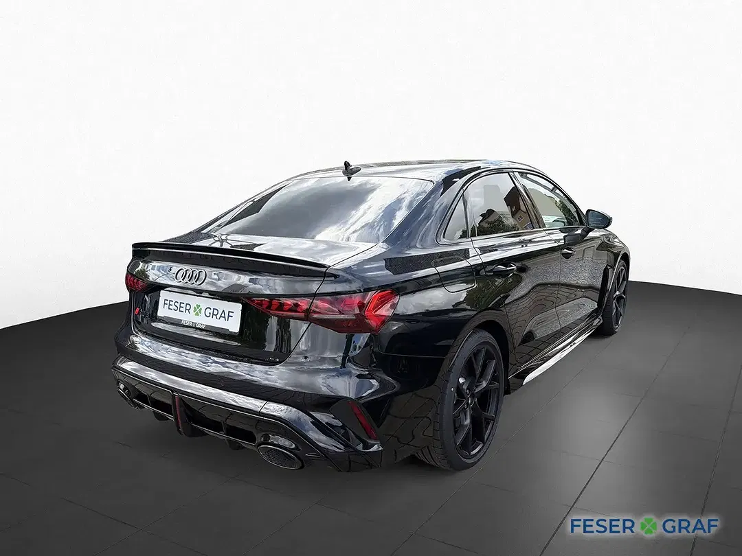 Audi RS3 - Thumbnail 5