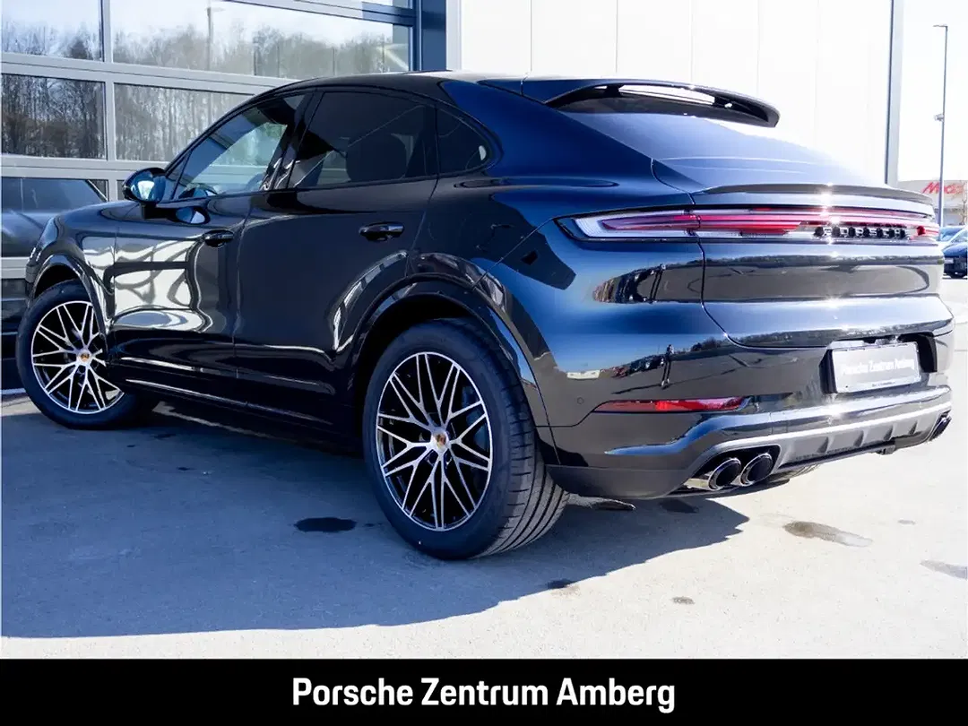 Porsche Cayenne - Thumbnail 3