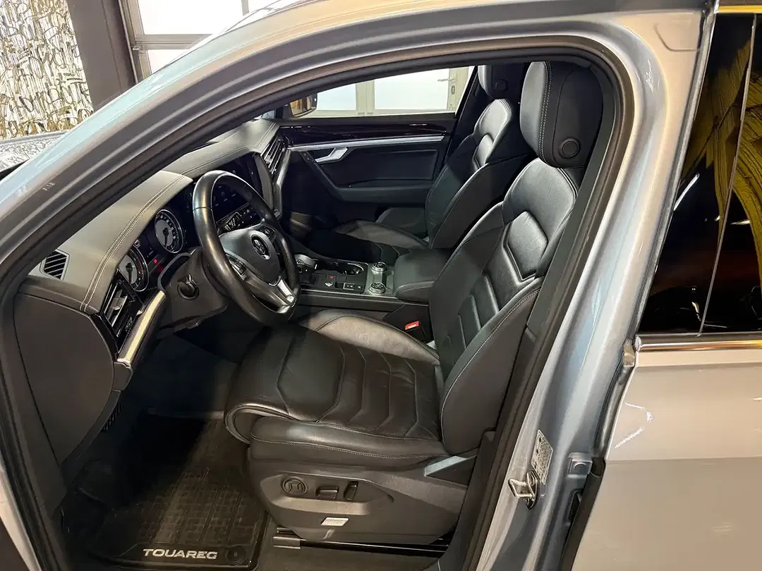 Volkswagen Touareg - Thumbnail 12