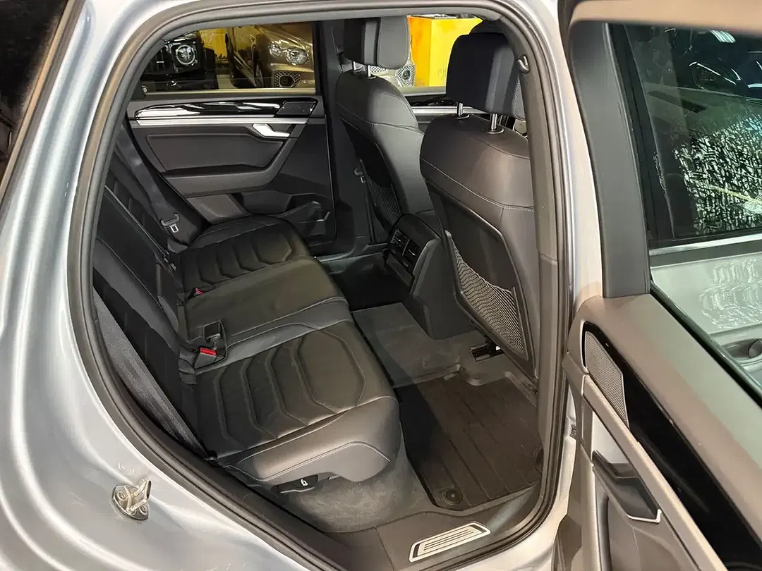 Volkswagen Touareg - Thumbnail 15