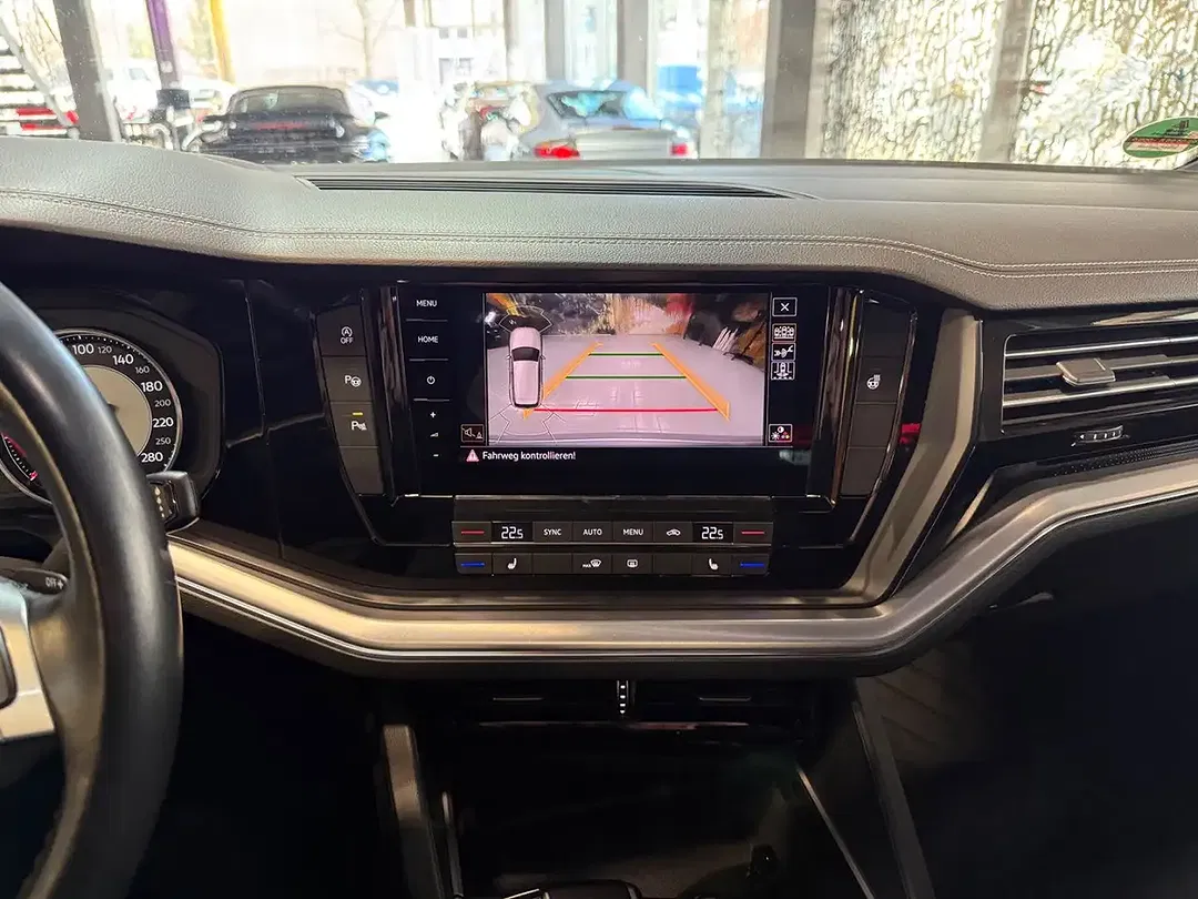 Volkswagen Touareg - Thumbnail 20