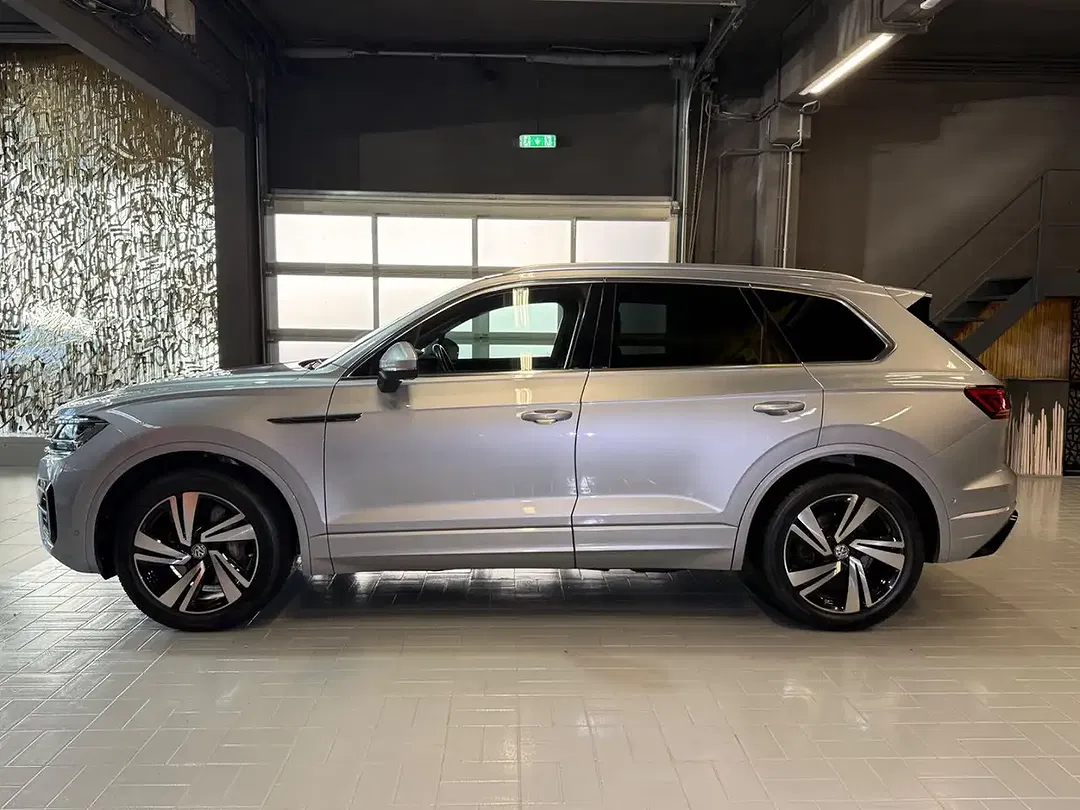 Volkswagen Touareg - Thumbnail 4