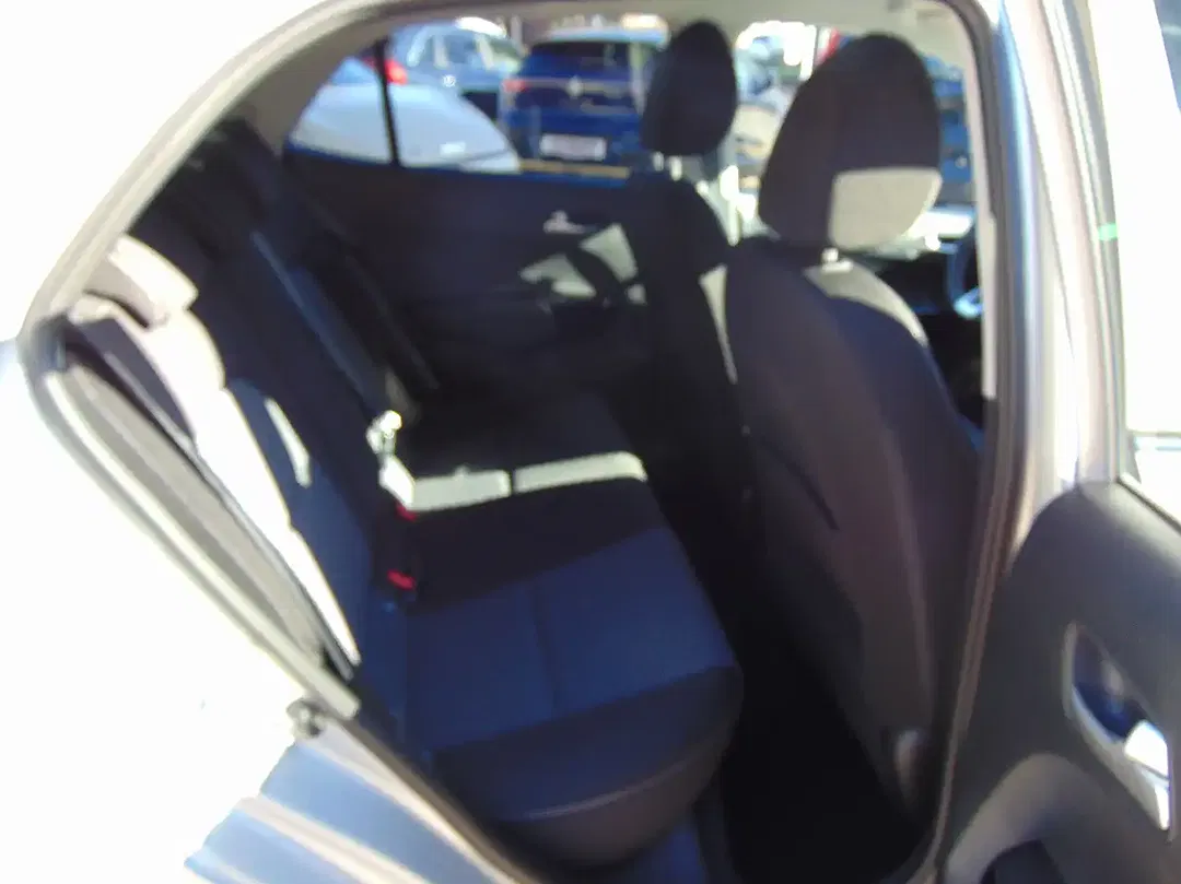 Kia Picanto - Thumbnail 10