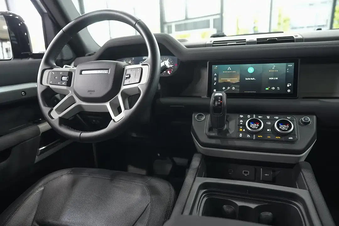 Land Rover Defender - Thumbnail 13