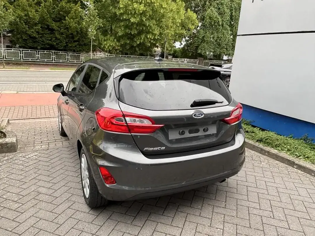 Ford Fiesta - Thumbnail 4