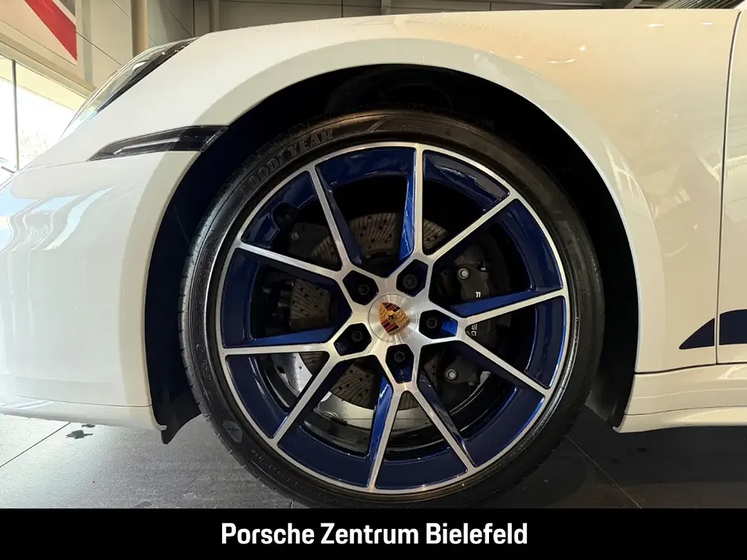 Porsche 992 - Thumbnail 12