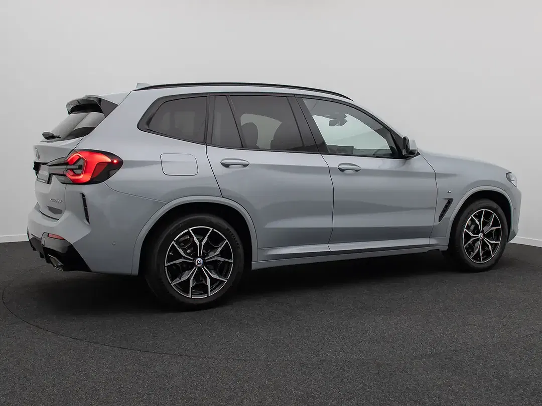 BMW X3 - Thumbnail 6
